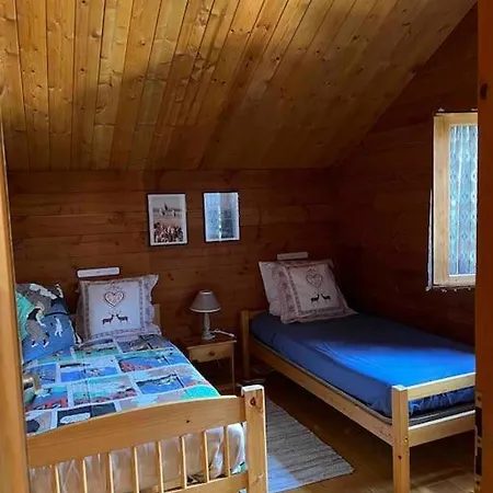 3 Etoiles A Gerardmer. シャレー *